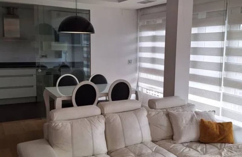 Location d’un appartement spacieux de 2 chambres, 110 m², Alicante, Espagne